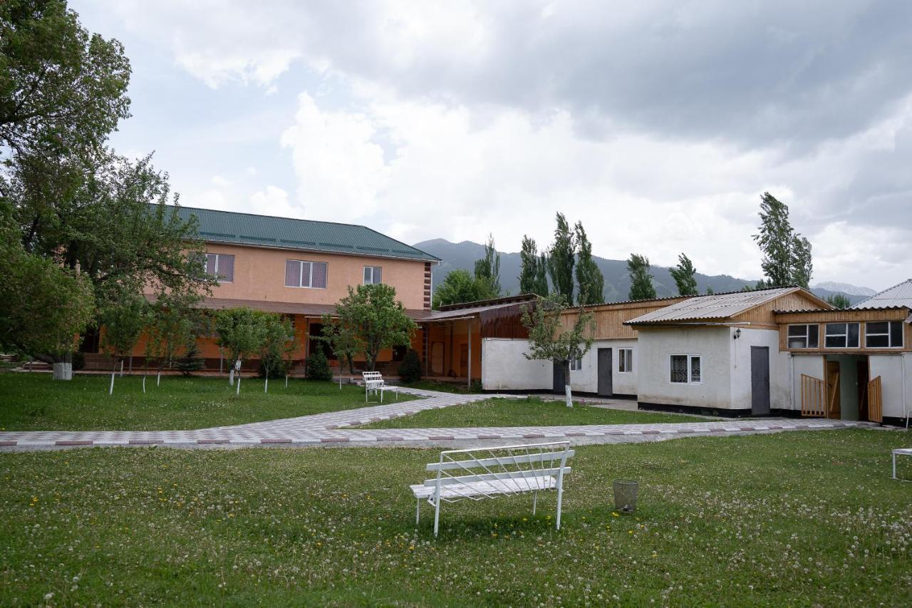 Guest House Jekshen Imeni Karla Marksa  Buitenkant foto